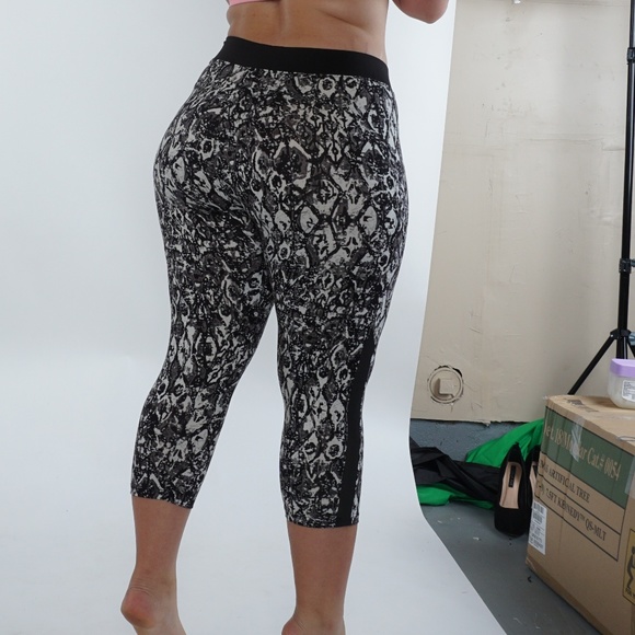 Super soft Leggings with mesh 11-04 - Picture 2 of 4